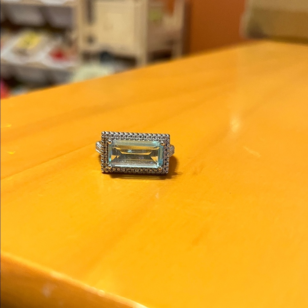 ‼️‼️SOLD‼️‼️ Elegant Silver and Turquoise Ring Size 8